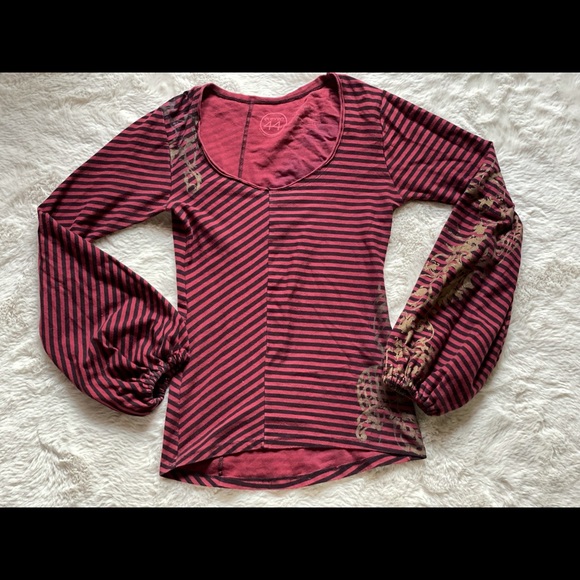 Eleven 44 | Burgundy & Black Striped Filigree Top | M - Picture 7 of 16